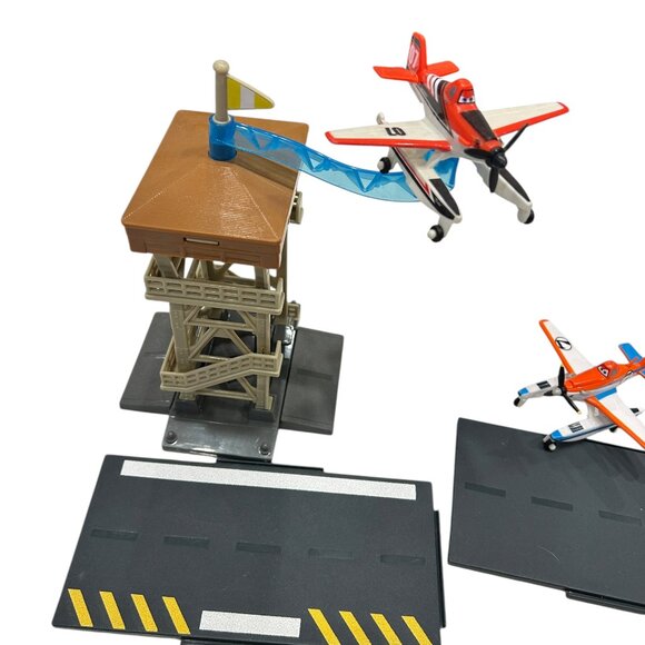 Disney Planes Fire & Rescue Control Tower Playset Incomplete Replacement Pieces - Picture 2 of 9